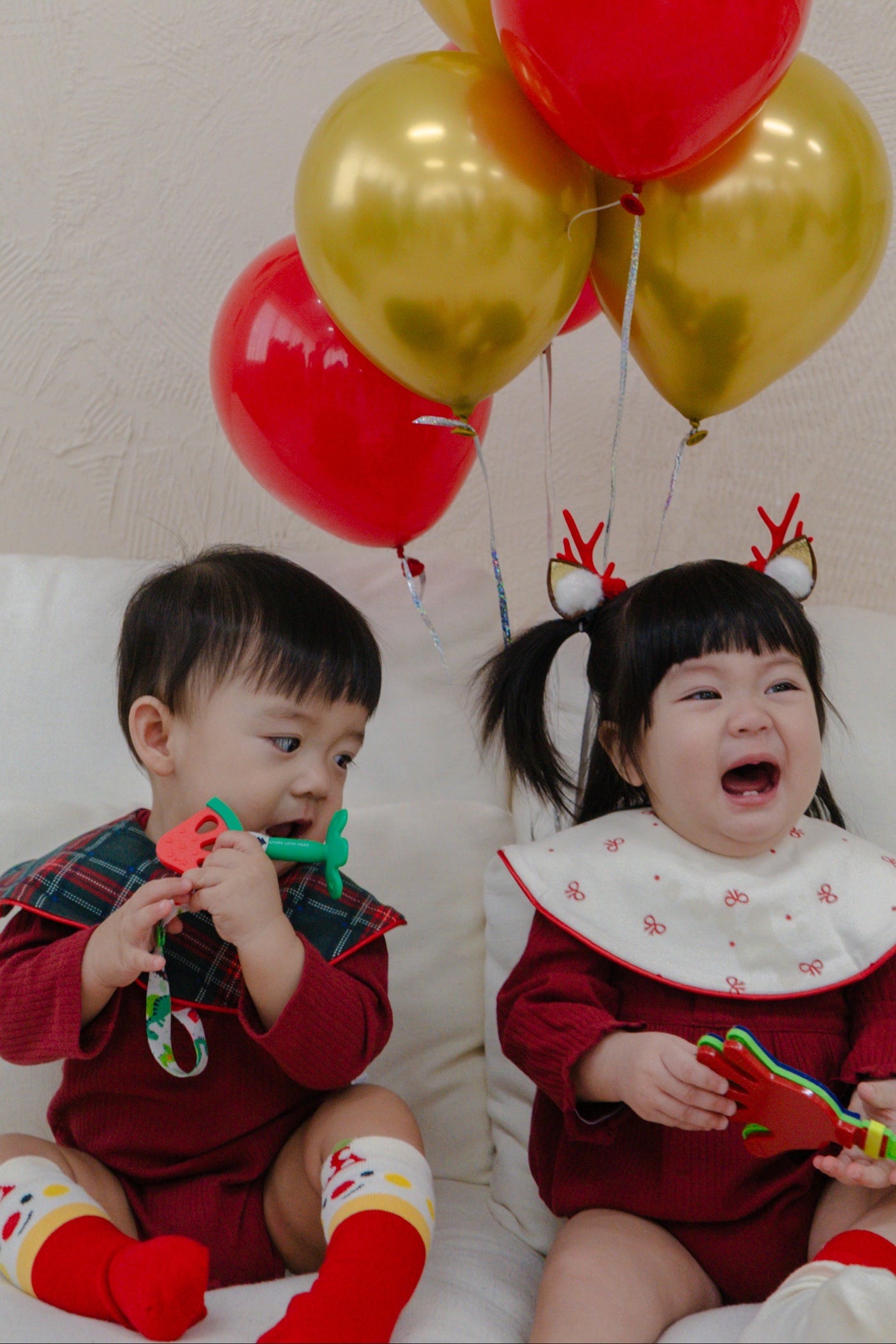 Holiday Bibs 2-Pack Set