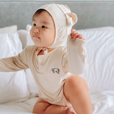 Organic Ribbed Cotton Bodysuit & Bear Hat - Oatmeal