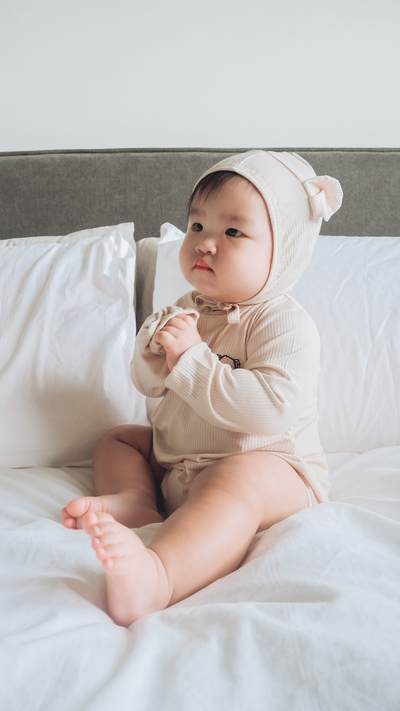 Organic Ribbed Cotton Bodysuit & Bear Hat - Oatmeal