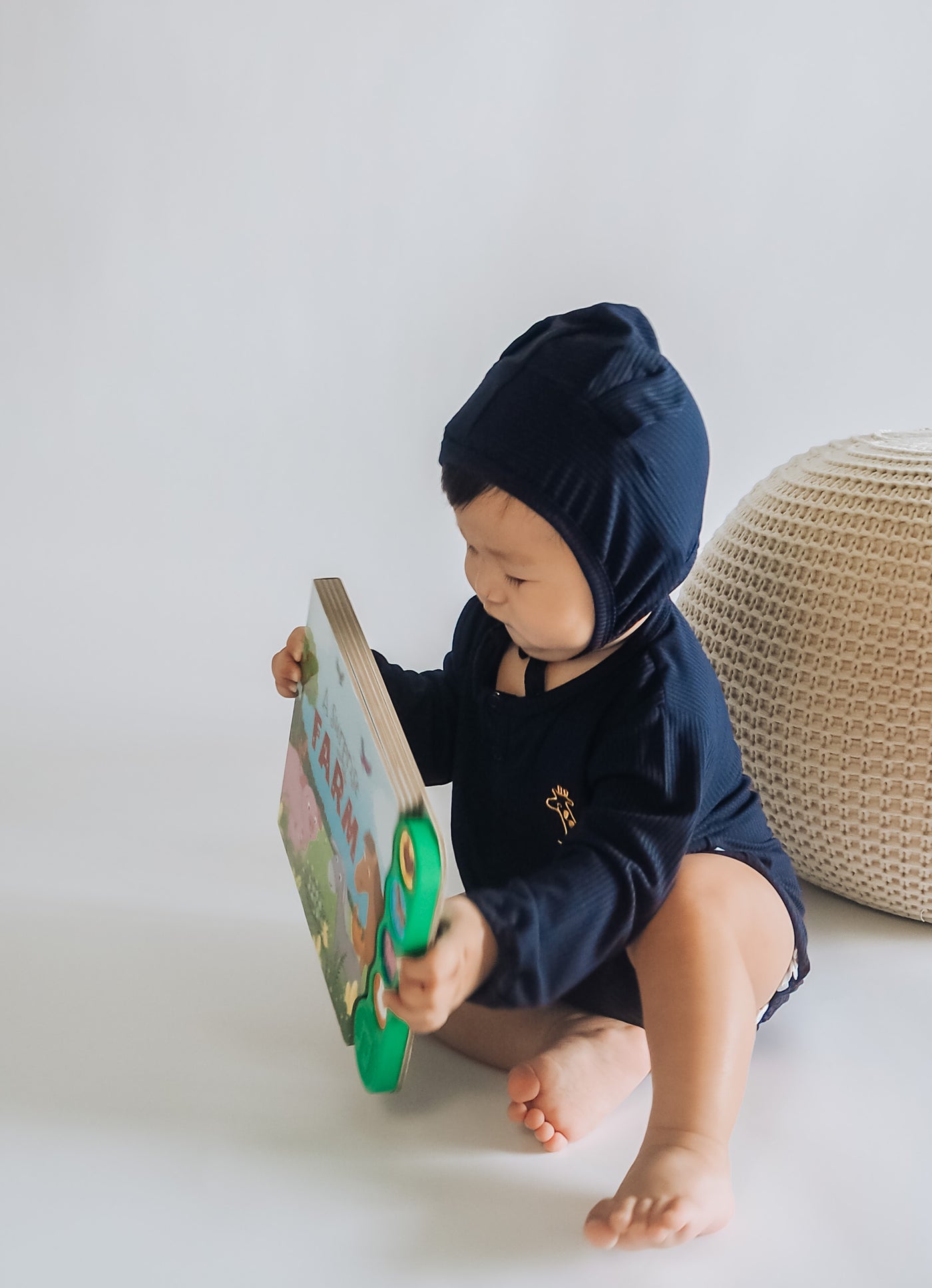 Organic Ribbed Cotton Bodysuit & Bear Hat - Oxford