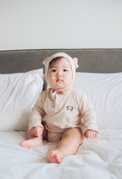 Organic Ribbed Cotton Bodysuit & Bear Hat - Oatmeal